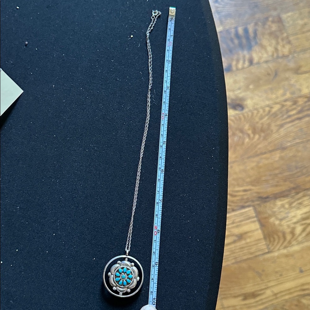 Navajo Zuni Vintage Silver Turquoise and Coral Spinner Pendant w chain. Marked. - Picture 8 of 10